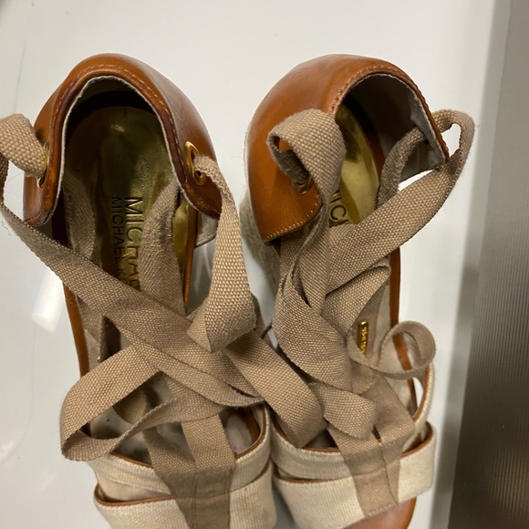 Designer wonderful wedges by Michael kors - Picture 2 of 3